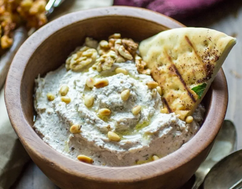 Meze ile fındık ve pide