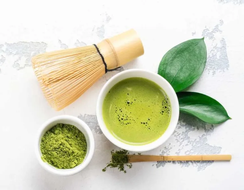 green matcha powder