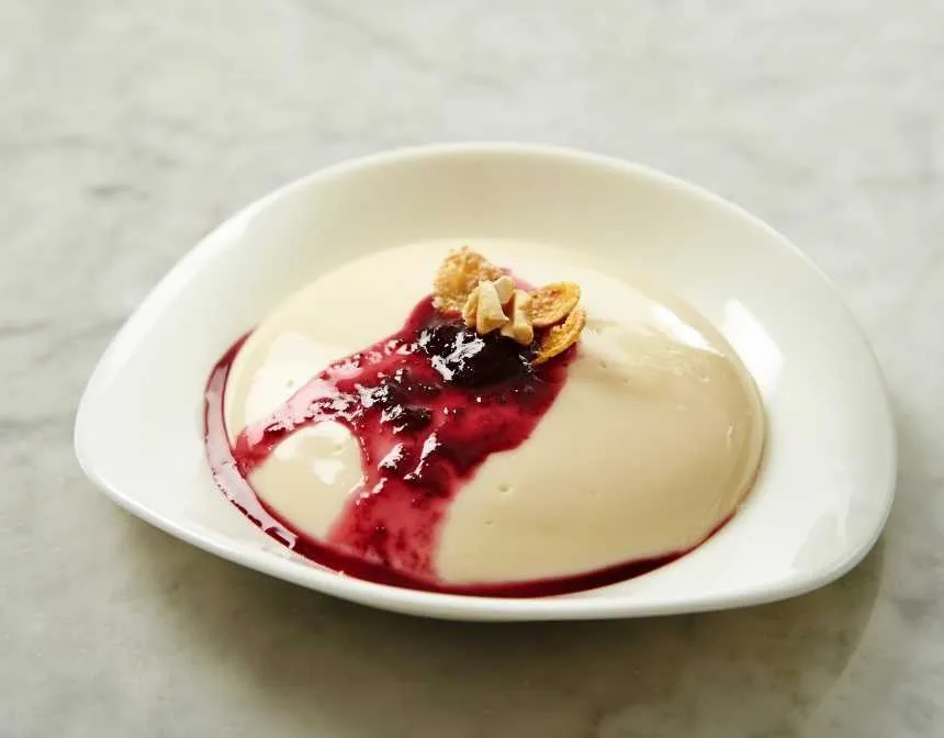 Bavarian cream with kırmızı sos