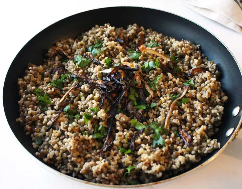 Bulgur and lentils with cucumber mint