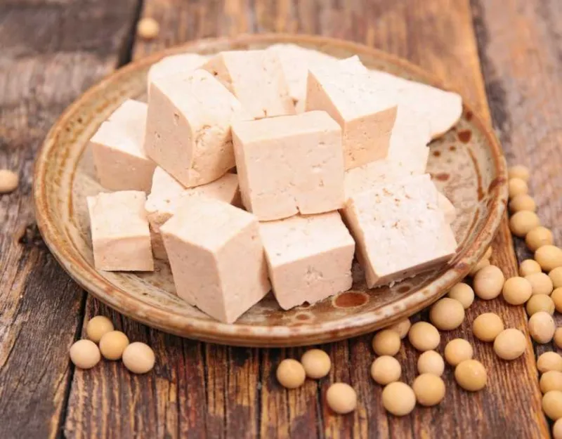 tofu on the plate