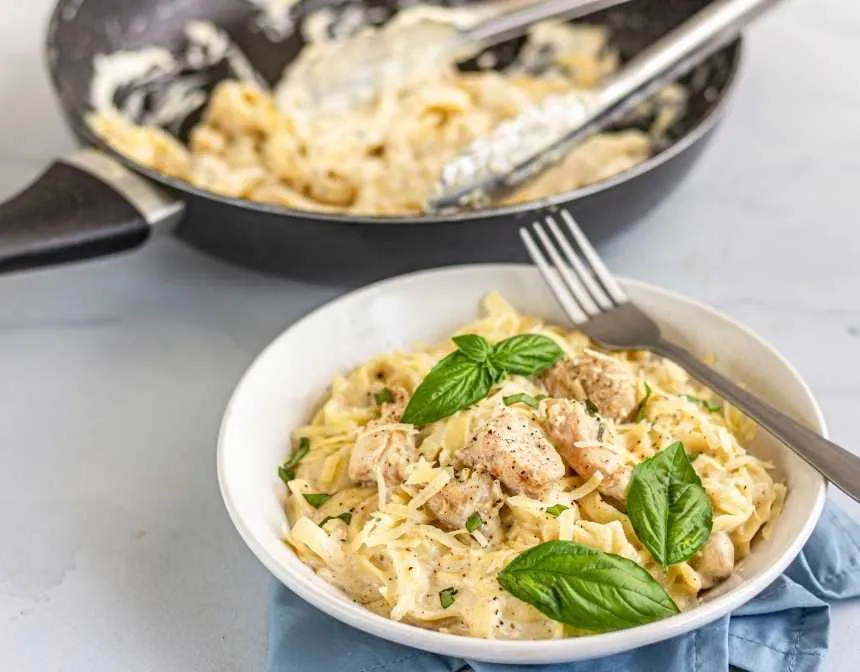 Tavuklu Fettuccine Alfredo