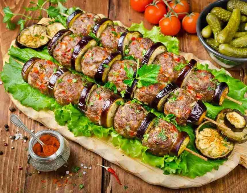 Eggplant kebab with tomatoes and peppers