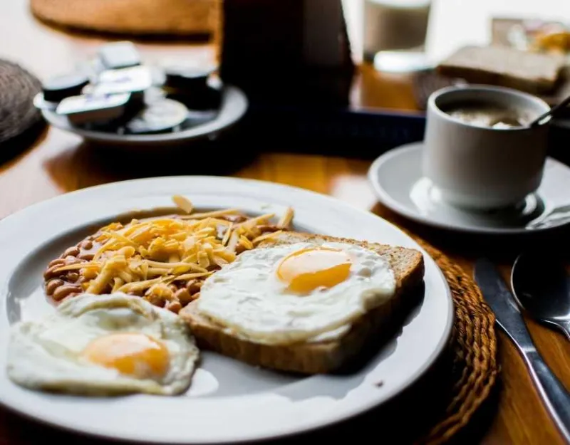 Eggs and beans breakfast