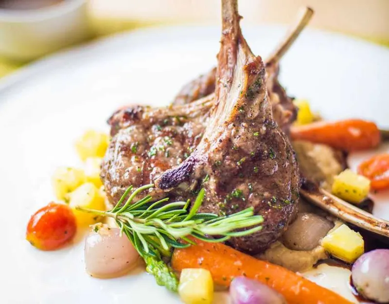 Lamb chops with vegetables and rosemary