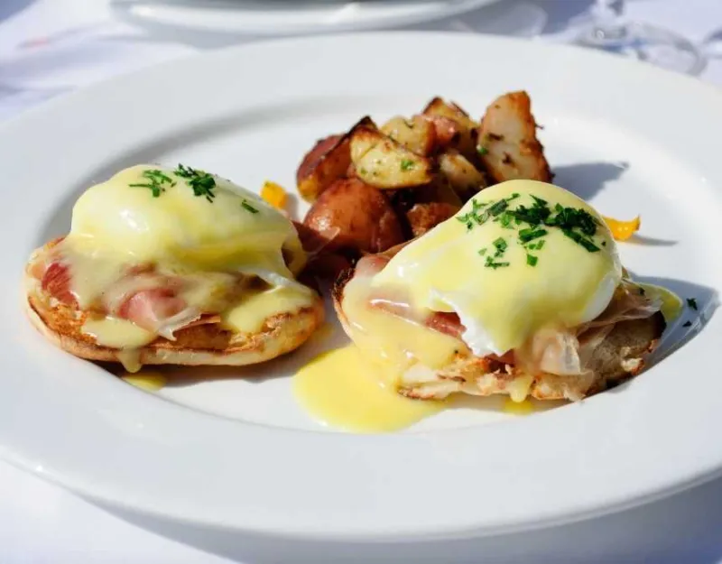 eggs benedict