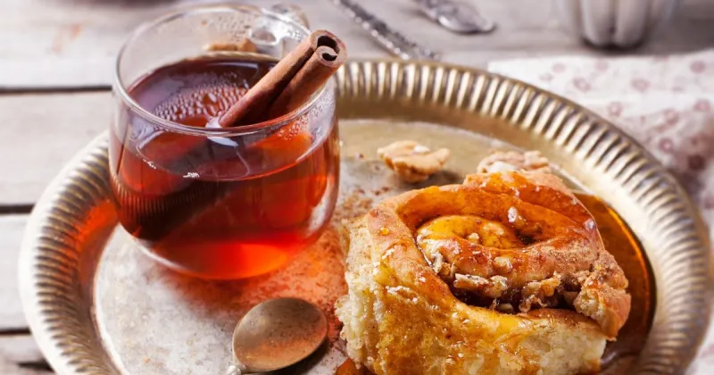 Cinnamon Rolls with Cinnamon Syrup