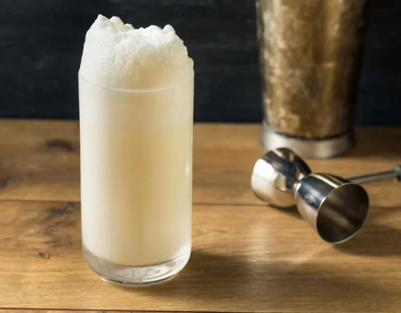 Ramos gin fizz cocktail