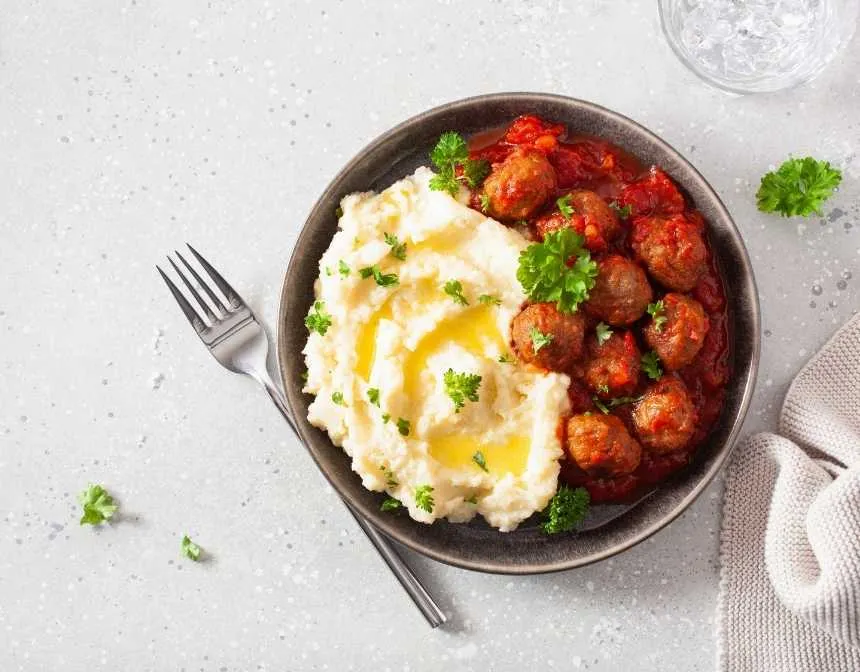Soslu Keto Köfte
