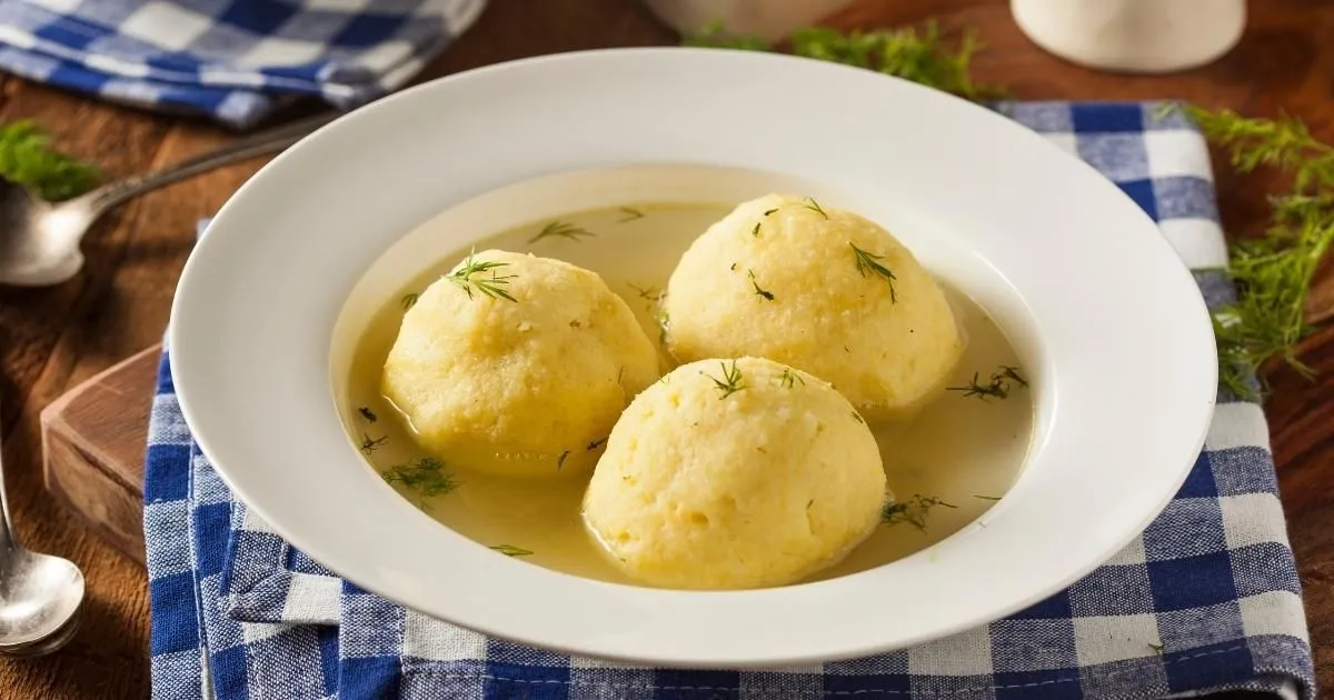 Matzo Topu Çorbası