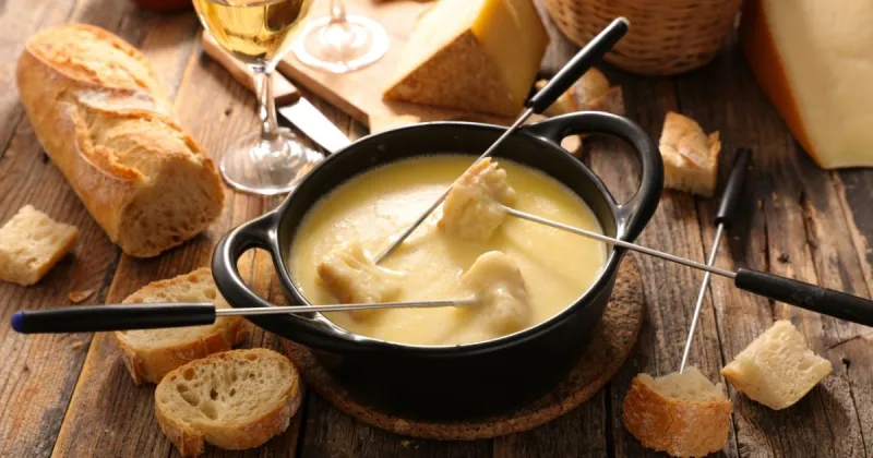 Cheese Fondue with Bread