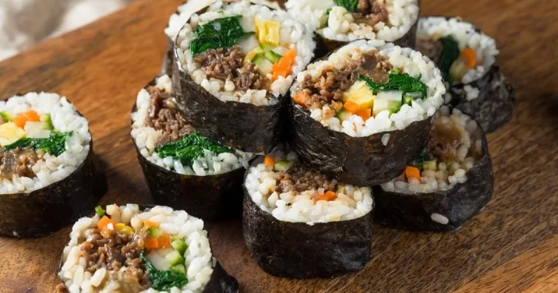 Kimbap (Kore Suşi Rulosu)