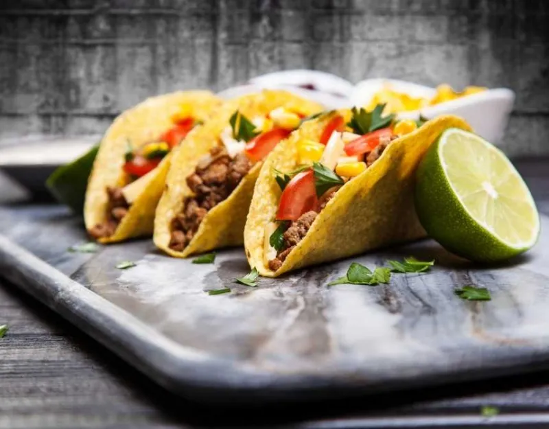 Üç etli taco