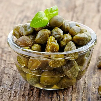caper (caparis)