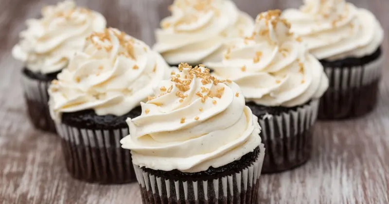 Chocolate Cupcakes with Buttercream Frosting