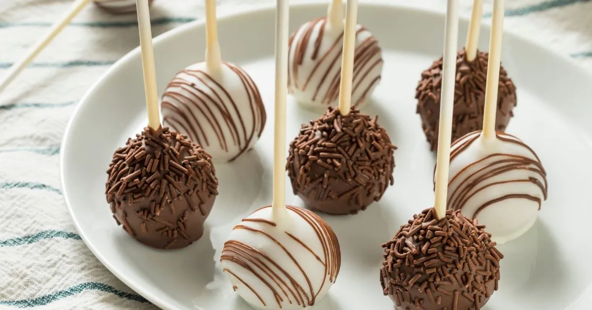 Homemade Chocolate and Vanilla Cake Pops