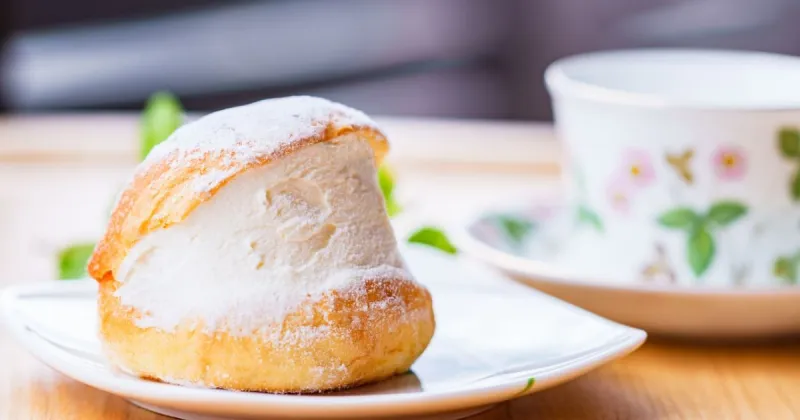 Maritozzo (Italian Sweet Buns)