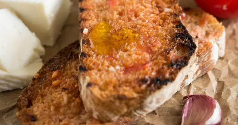 Pan Con Tomate (Spanish Tomato Bread)