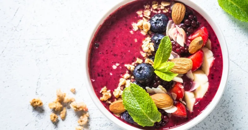 Vegan Breakfast Smoothie Bowl