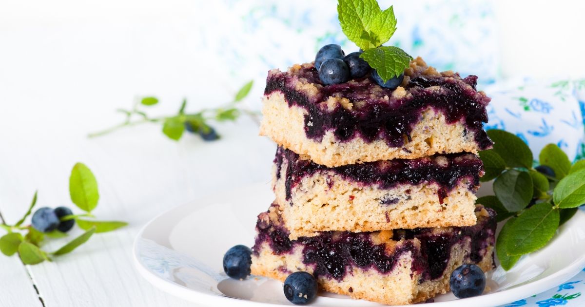 Blueberry Crumble Cake