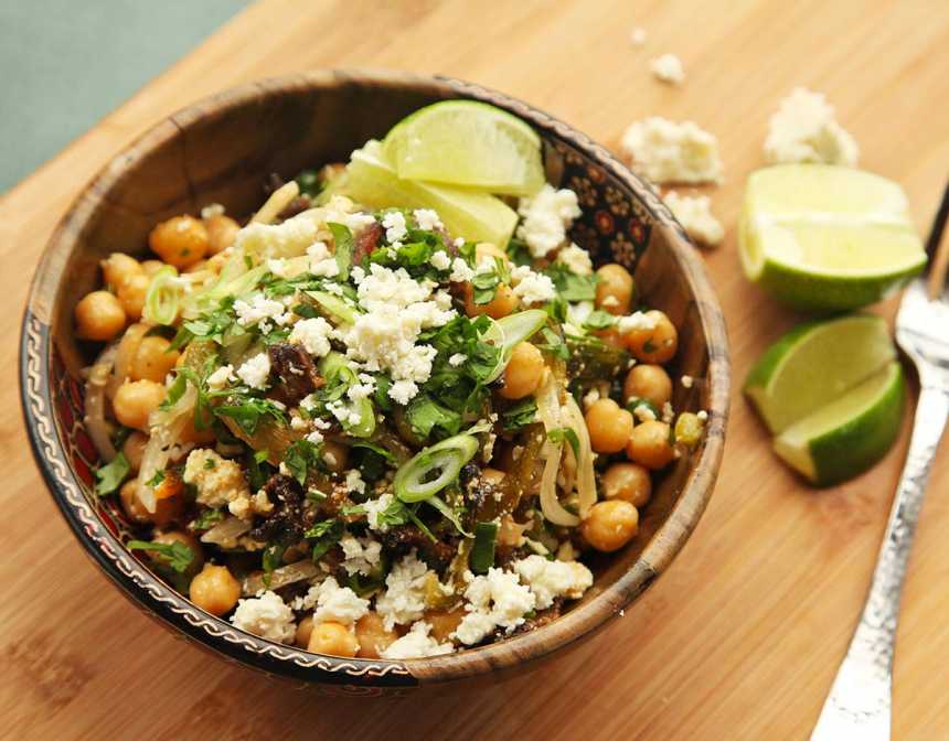 Chickpea Salad with Cheese