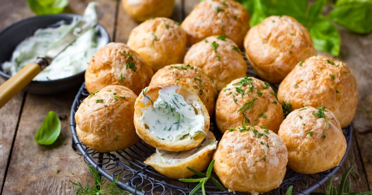 Gougeres (French Cheese Puffs)