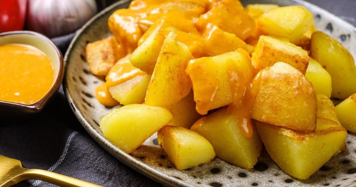 Patatas Bravas (Bravas Soslu Kızarmış Patates)