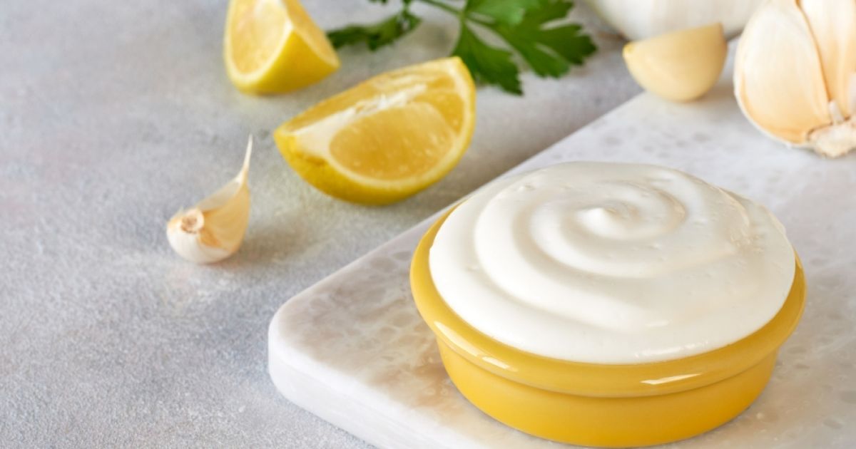 Toum (Lebanese Garlic Sauce)