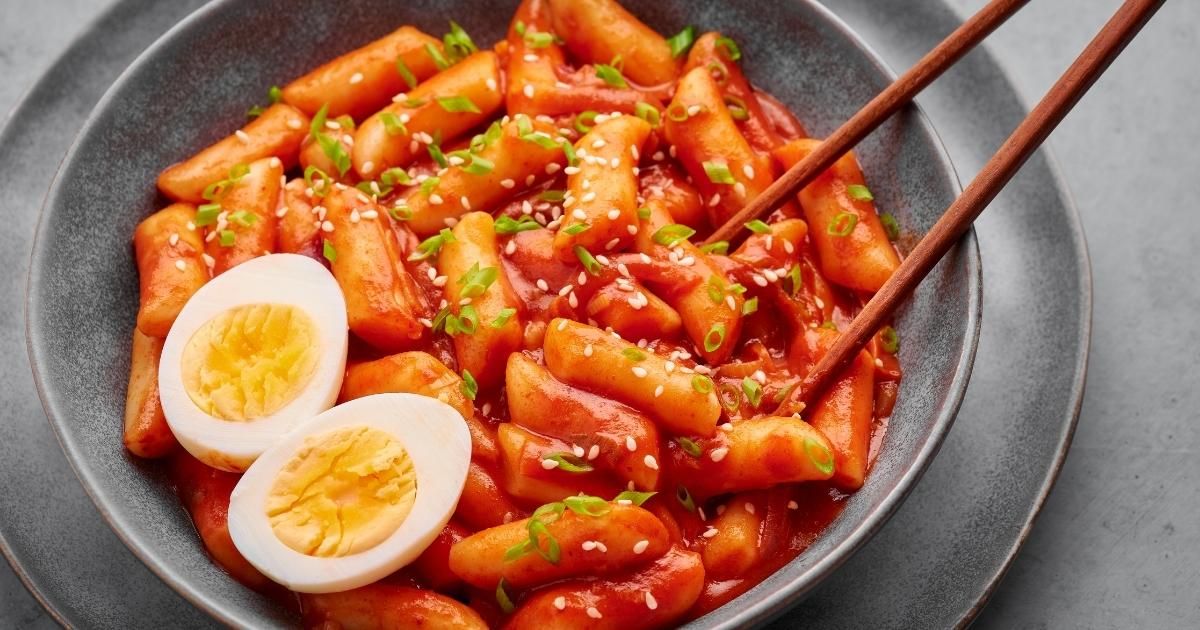 Tteokbokki (Spicy Rice Cakes)